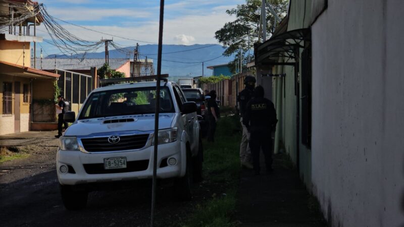 Allanamientos en Alajuela. Foto: Corresponsal Roger Soto.