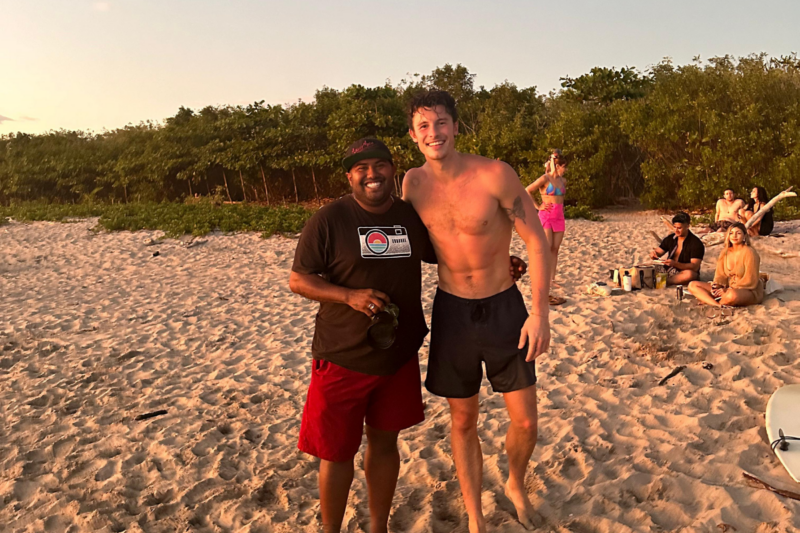Heiner Castillo y Shawn Mendes.