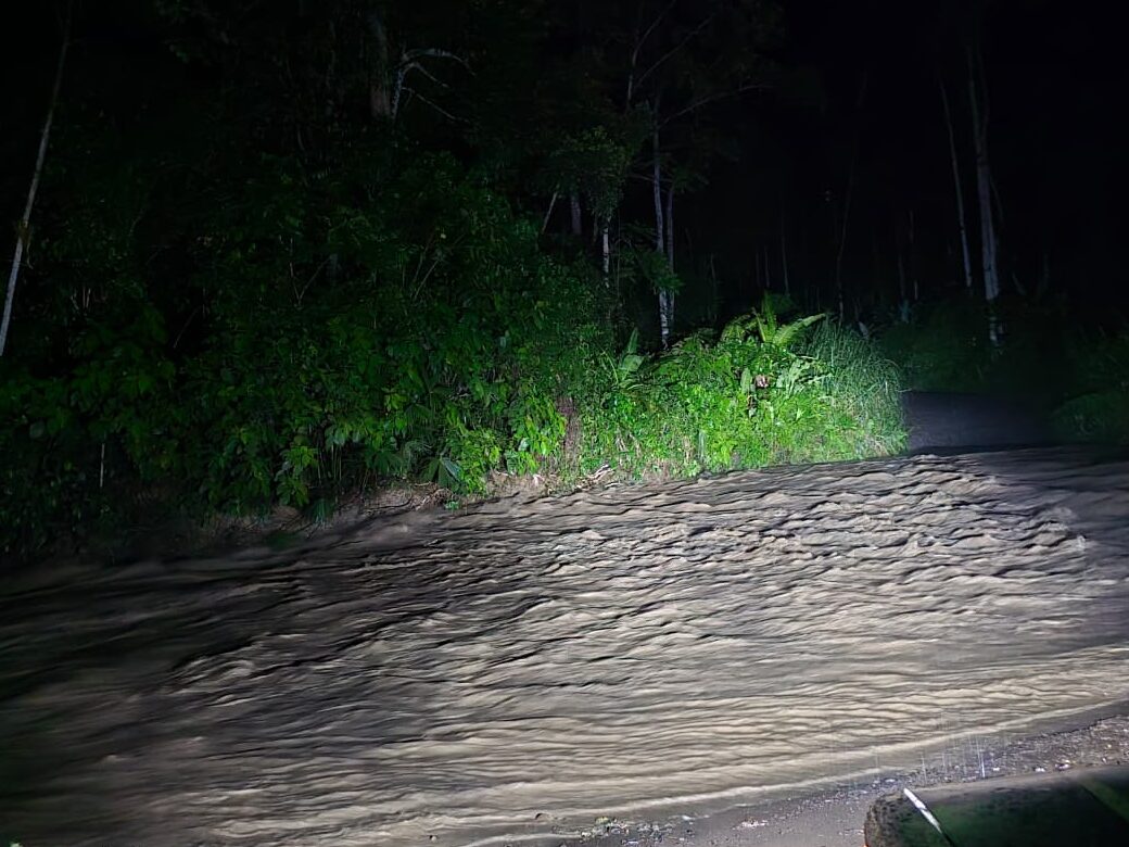 Inundaciones en Limón. Foto: corresponsal Manuel Zamora. 