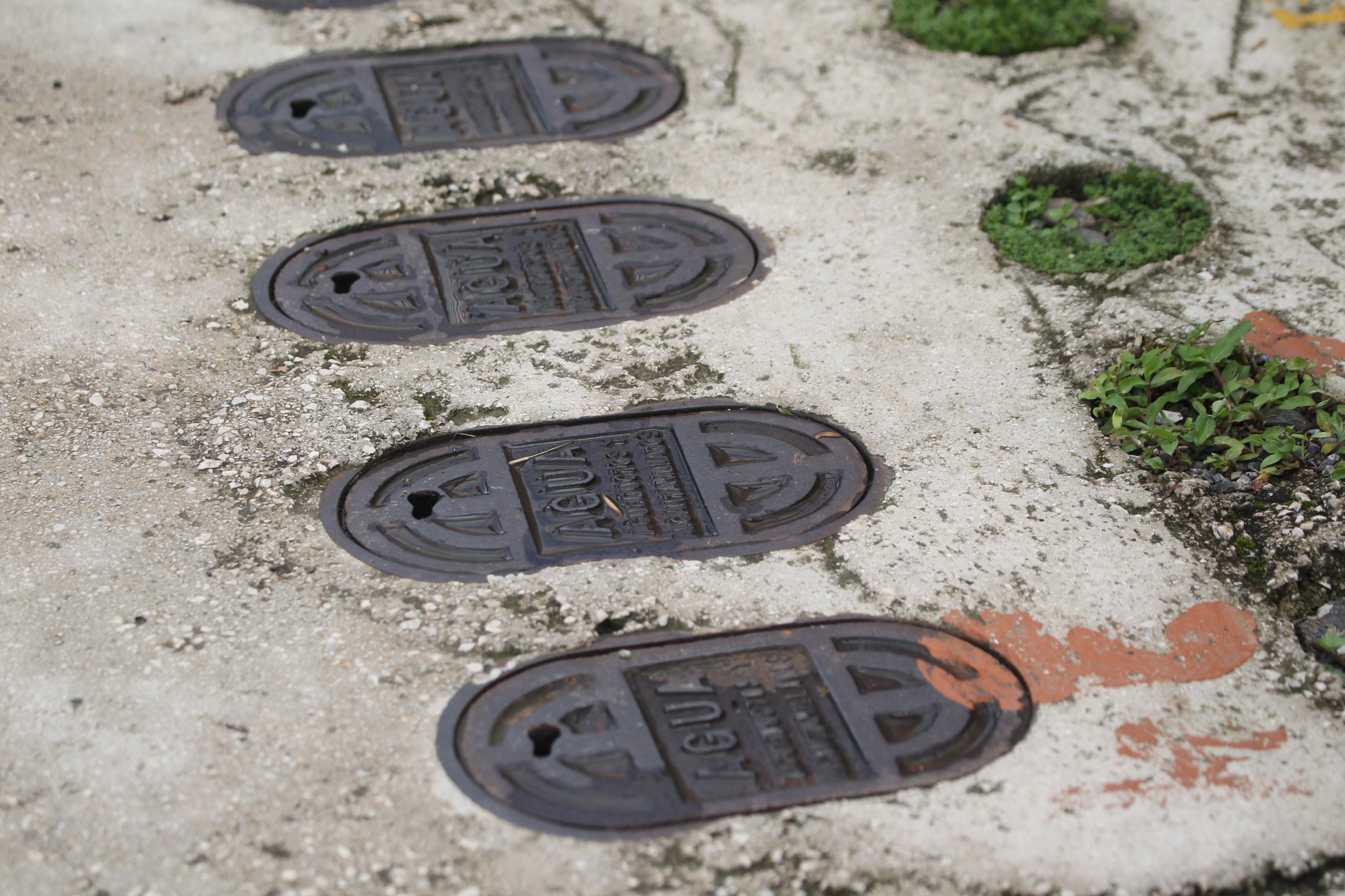 Vecinos de Escazú sin agua por “bajo nivel en el tanque”