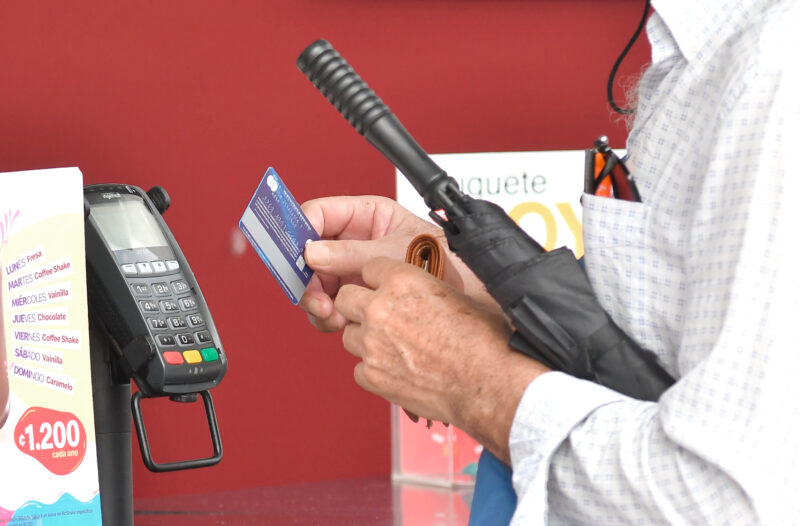 El plan avanzaría en la protección a los consumidores financieros.