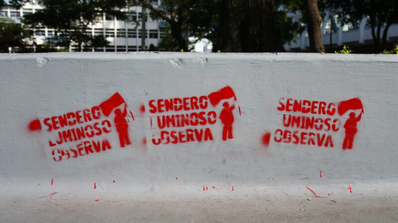 Aparecen grafitis contra Pilar Cisneros. Foto: Sergio Espinoza. 