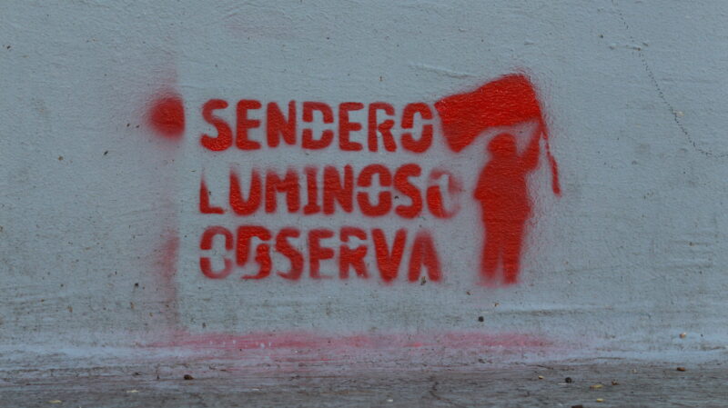 Aparecen grafitis contra Pilar Cisneros. Foto: Sergio Espinoza. 