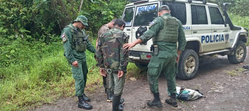 Policía de Fronteras detiene a presuntos cazadores. Foto: MSP.