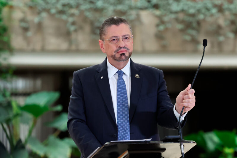 Hoy conoceremos si Chaves renuncia a la Presidencia.