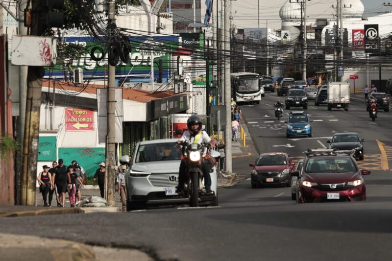 Romeros emprenden su travesía hacia Cartago. Foto: Wilbert Hernández.