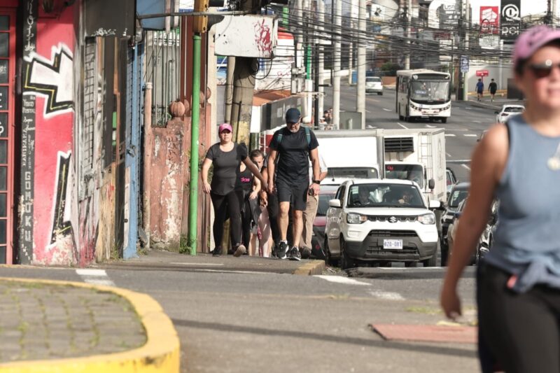 Romeros emprenden su travesía hacia Cartago. Foto: Wilbert Hernández.