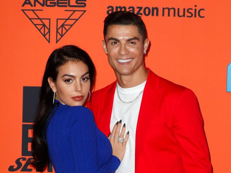 Cristiano Ronaldo finalmente le pidió matrimonio a su pareja Georgina Rodríguez con un anillo de alto valor.