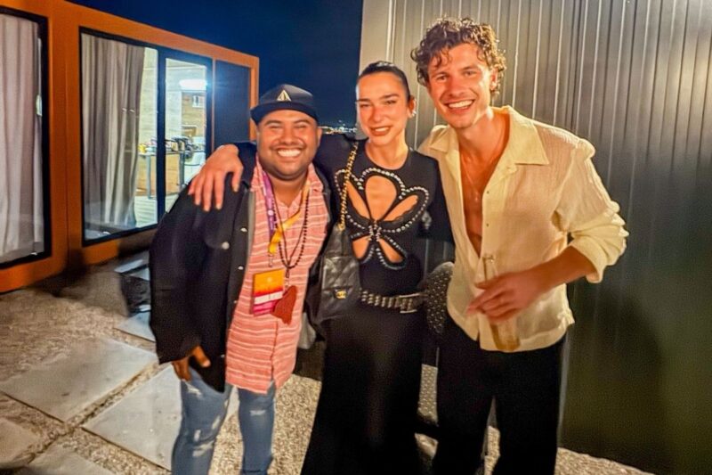 Heiner Castillo, Dua Lipa y Shawn Mendes después del concierto del canadiense.