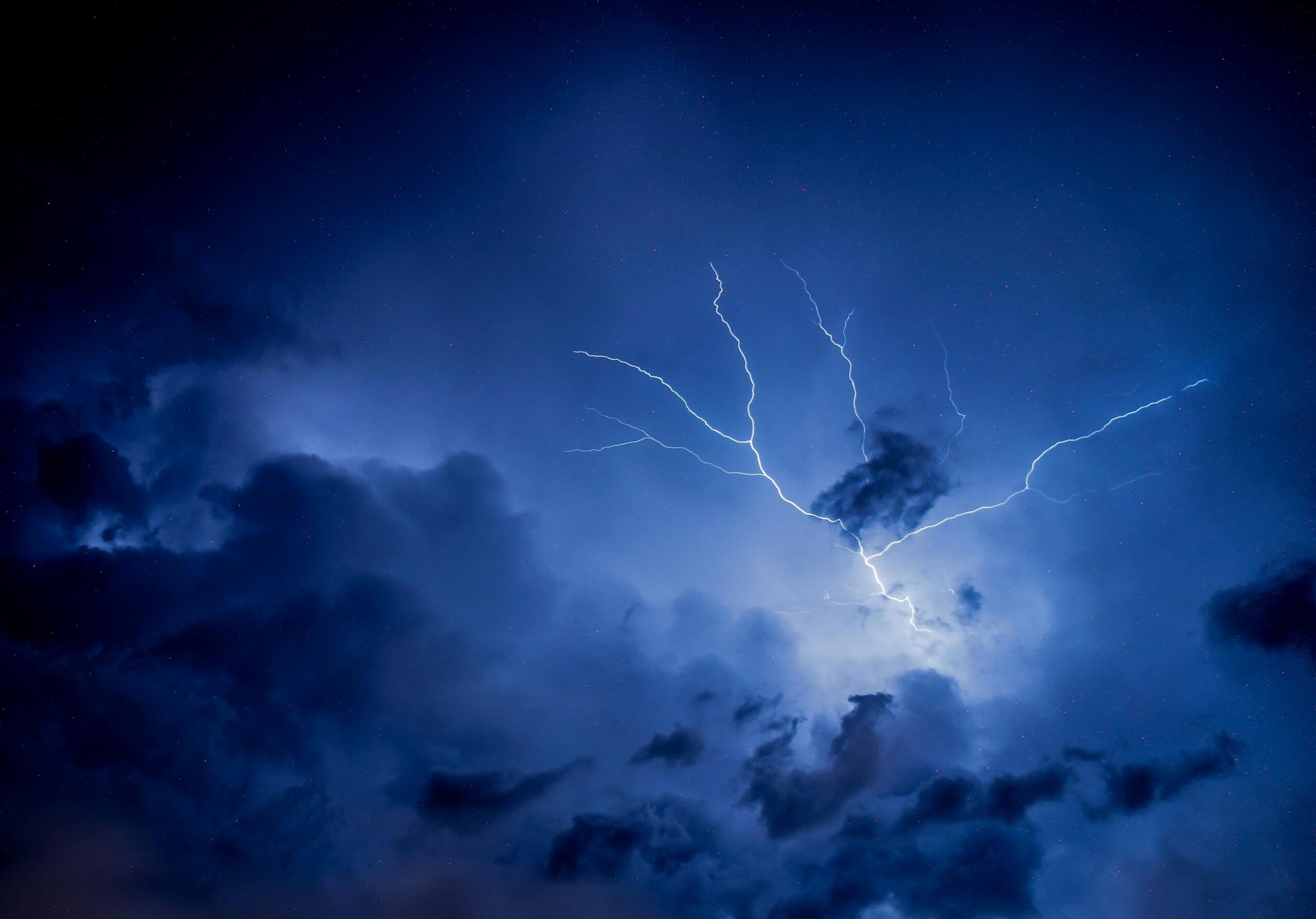 Alerta del IMN: fuertes lluvias y tormenta eléctrica en varias zonas del país