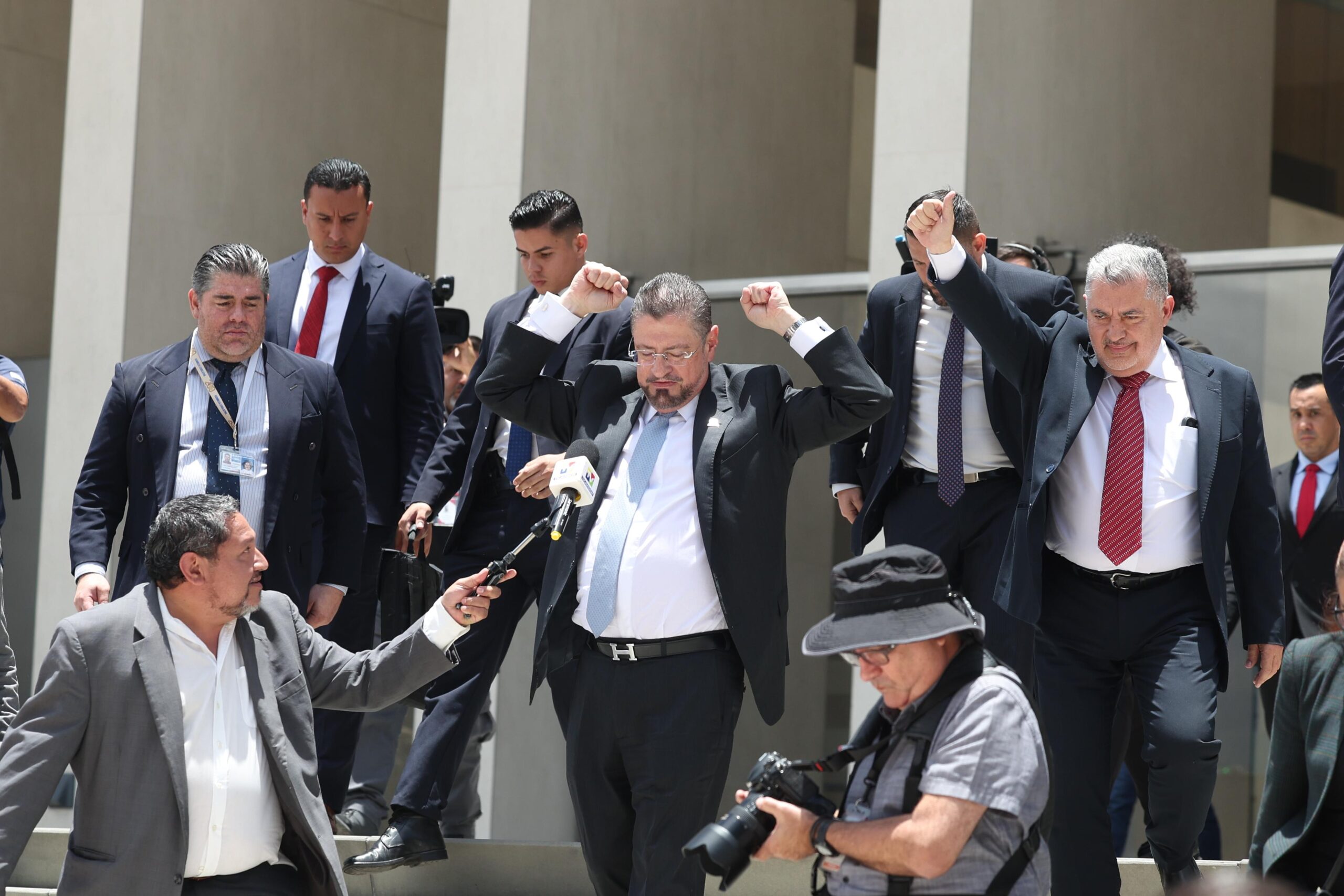 Video: Así fue la salida de Rodrigo Chaves de Comisión