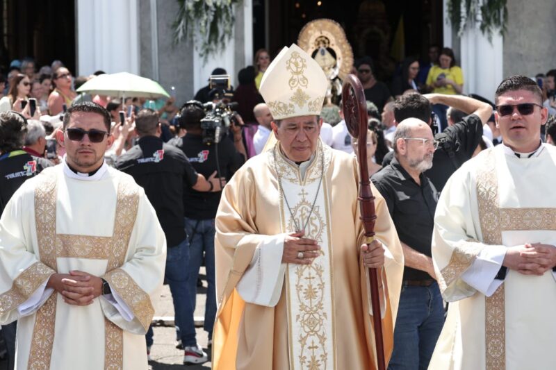 Misa de la “Vestición”. Foto: Wilbert Hernández.