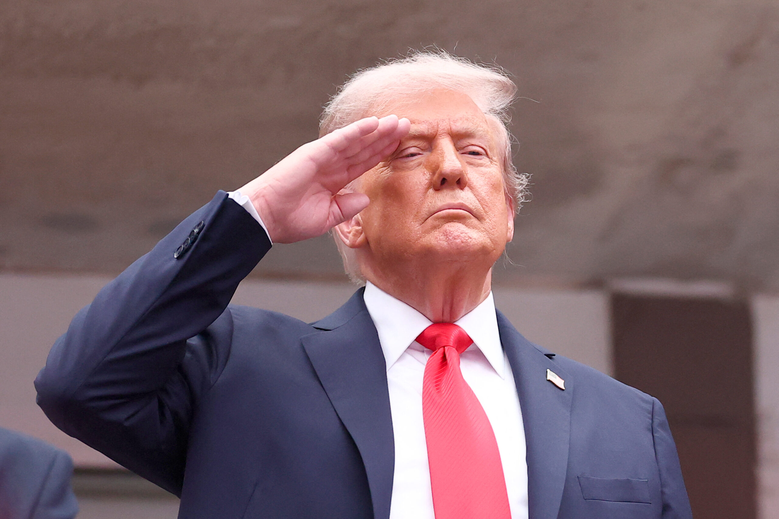 Trump “tiene mucho respeto” por la presidenta de México