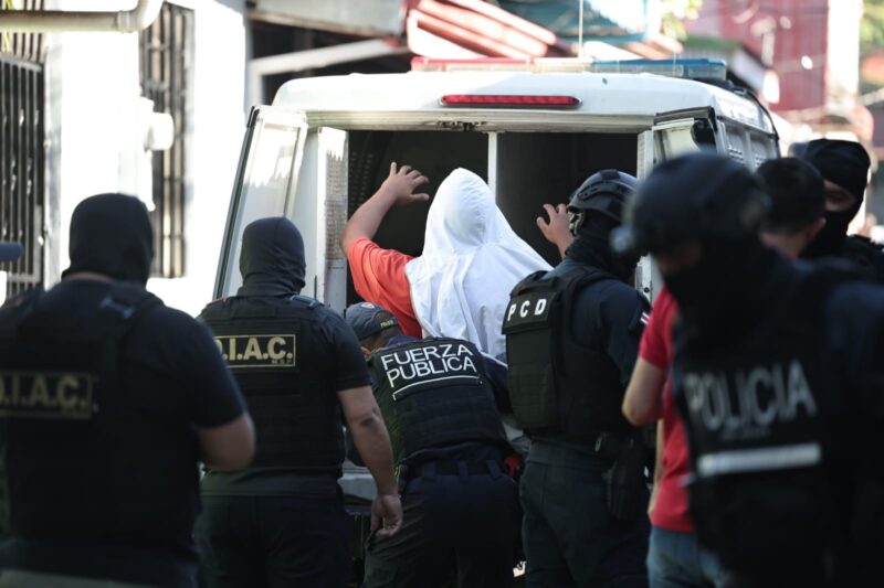 Operativo en Alajuela. Foto: Wilbert Hernández. 