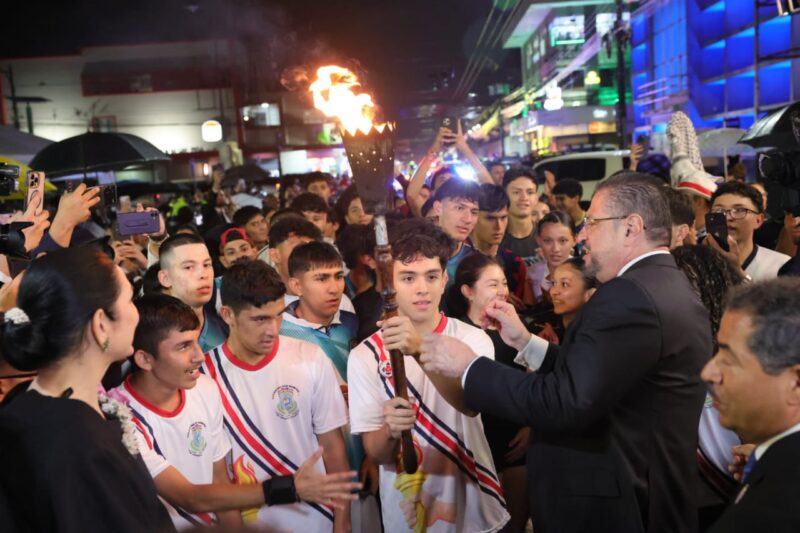 Antorcha de la Libertad llega a Cartago. Foto: Randall Sandoval.