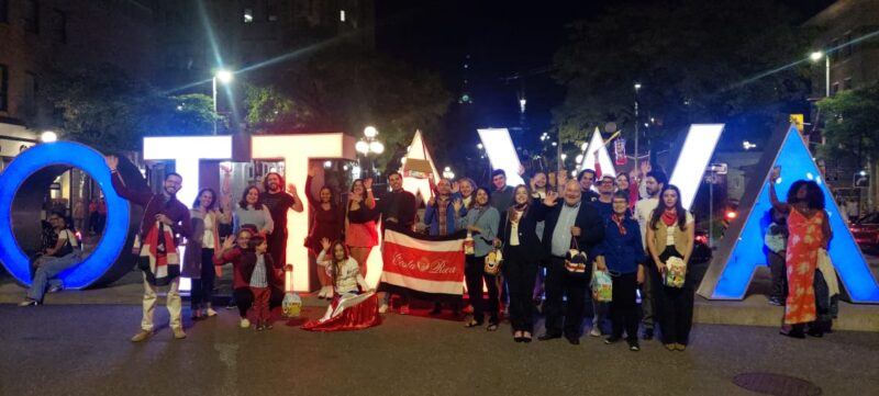 Ticos celebran la Independencia desde Canadá. Foto: cortesía. 