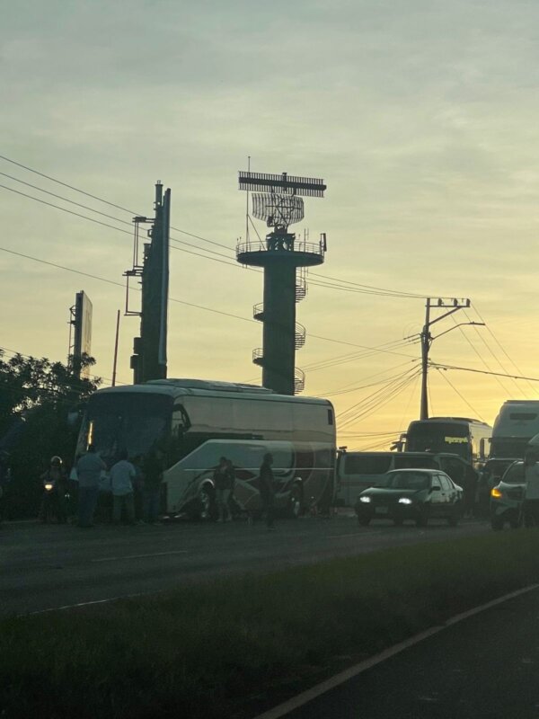 Colapso vial en Ruta 1. Foto: cortesía. 