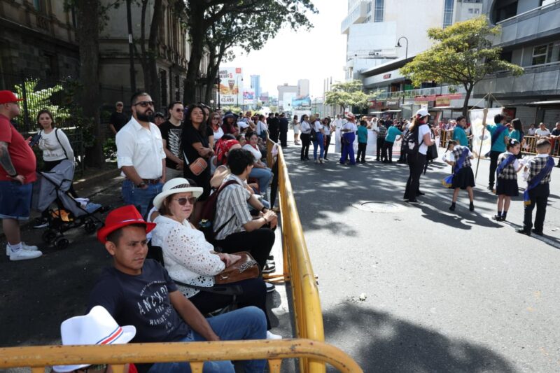 Desfiles en San José. Foto: Raquel Vargas. 
