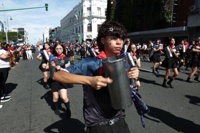 Desfiles en San José. Foto: Raquel Vargas. 
