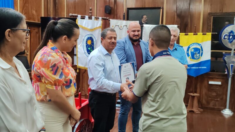 Estudiante de Tierra Blanca es seleccionado para dar discurso. Foto: cortesía Municipalidad de Cartago.