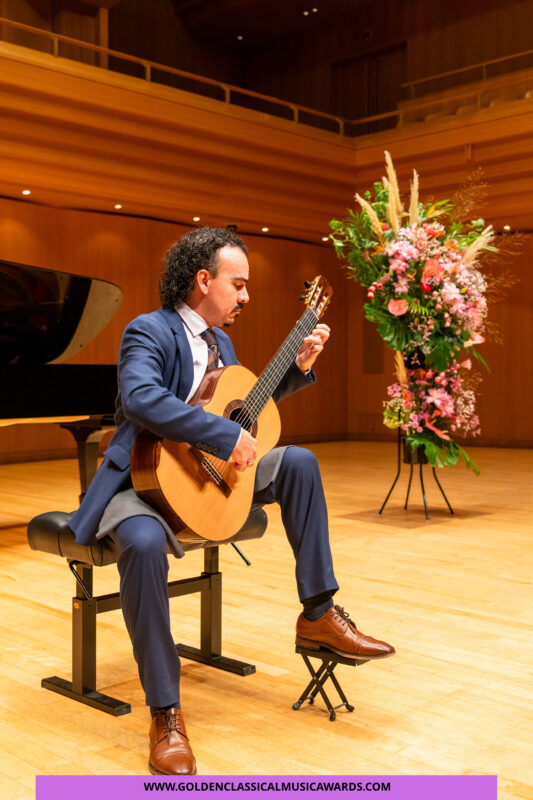 Músico costarricense, Alejandro Gómez. Foto: cortesía.