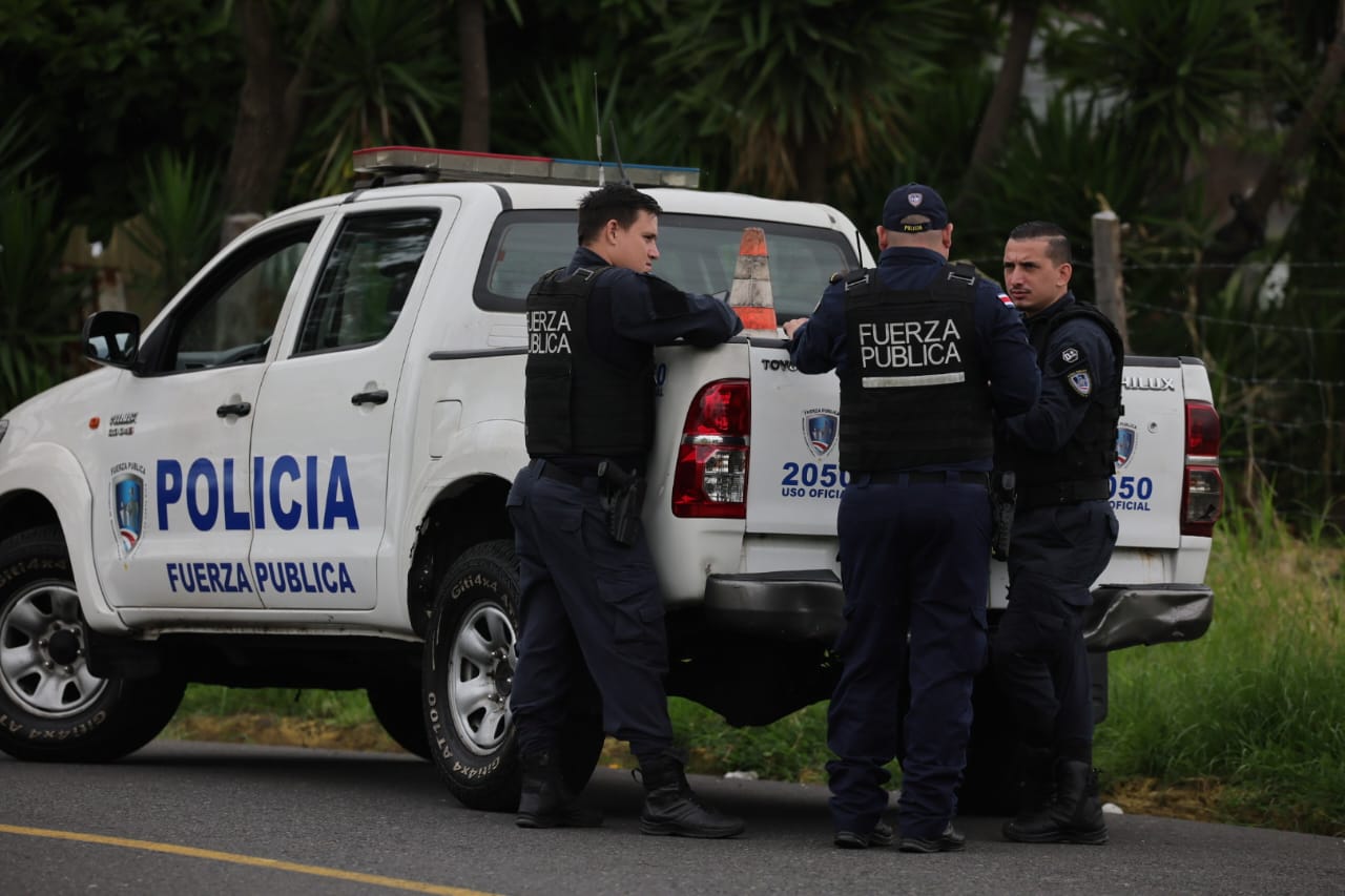 Se quedan sin anillos: Asaltan pareja estadounidense que se iba a casar
