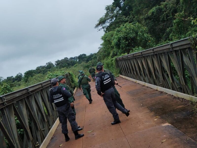 Operativo en Crucitas. Foto: cortesía Migración.
