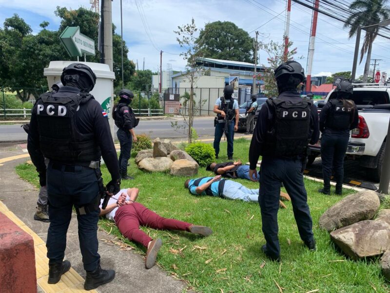 Detenidos en Escazú. Foto: MSP.