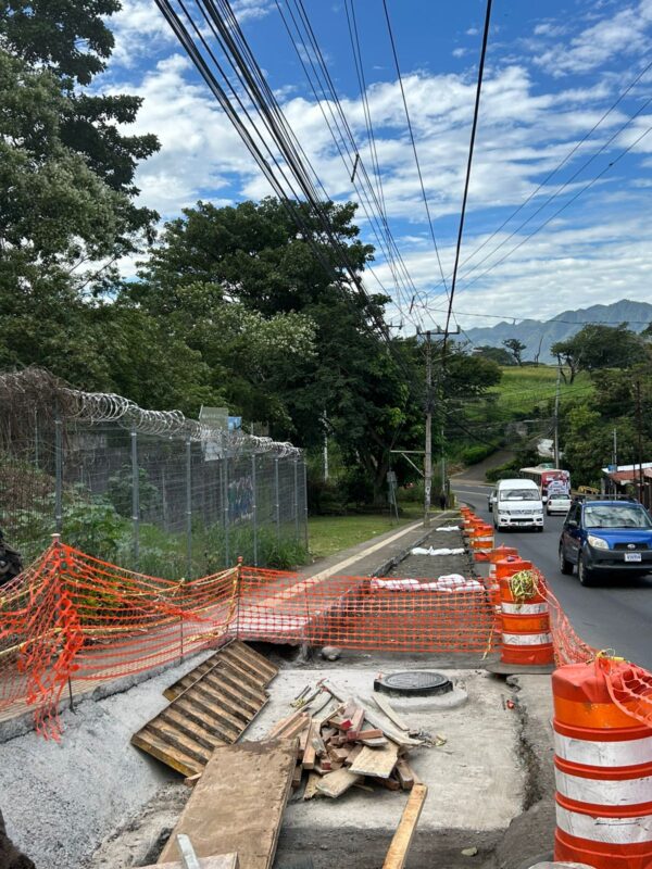 Cruce en Barreal de Heredia. Foto: MOPT.