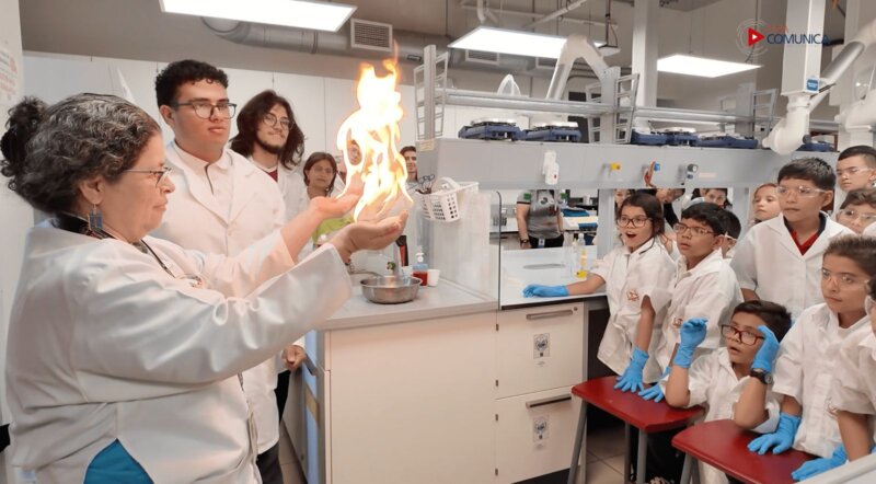 Iniciativa “Átomos brillantes”. Foto: cortesía UNA. 