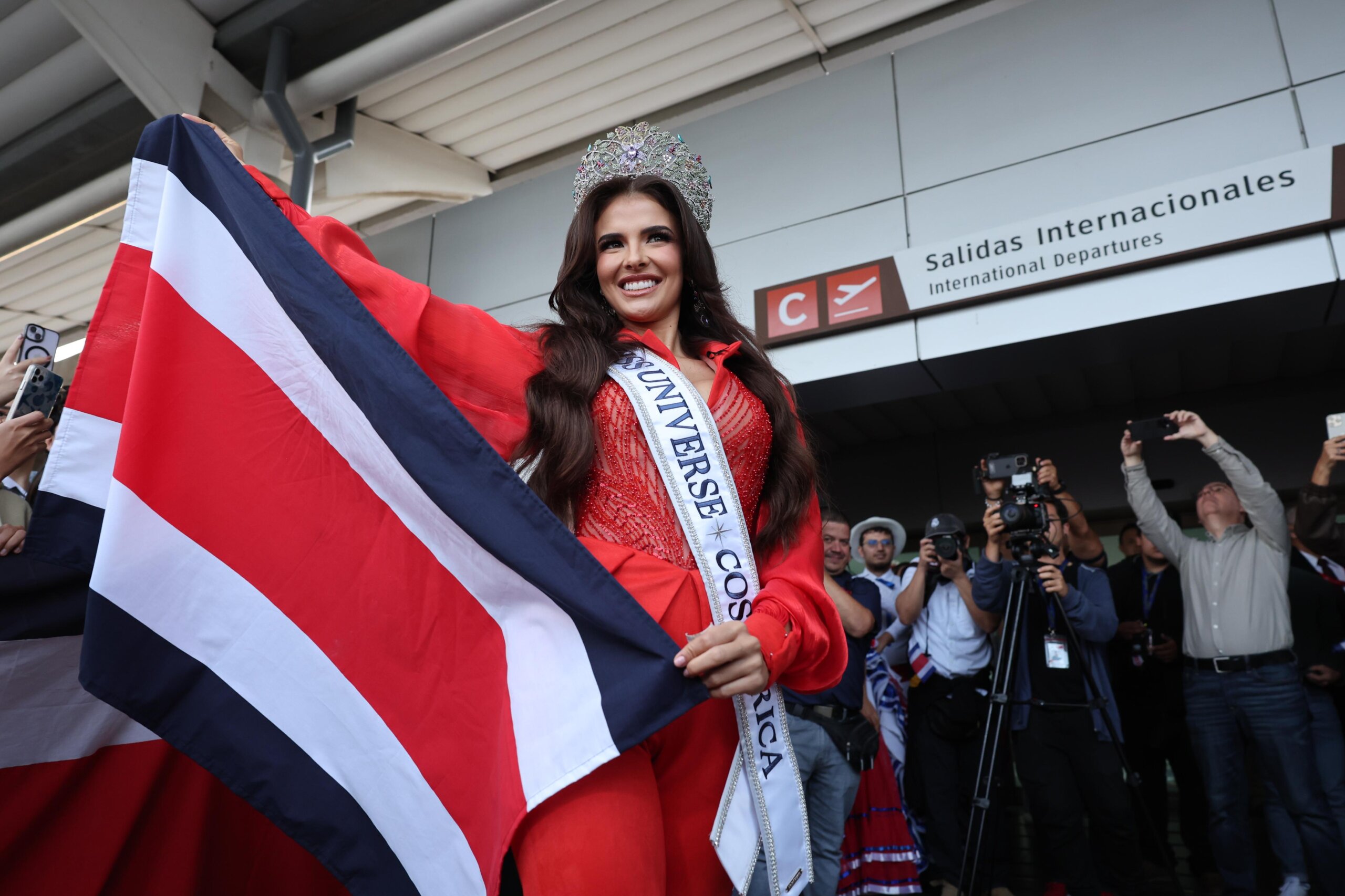 Miss Roth Mahyla Roth suma gran triunfo previo a Miss Universo 2025