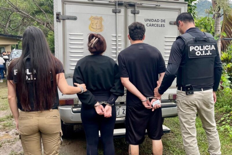 Sospechoso detenido tras allanamiento. Foto: OIJ.