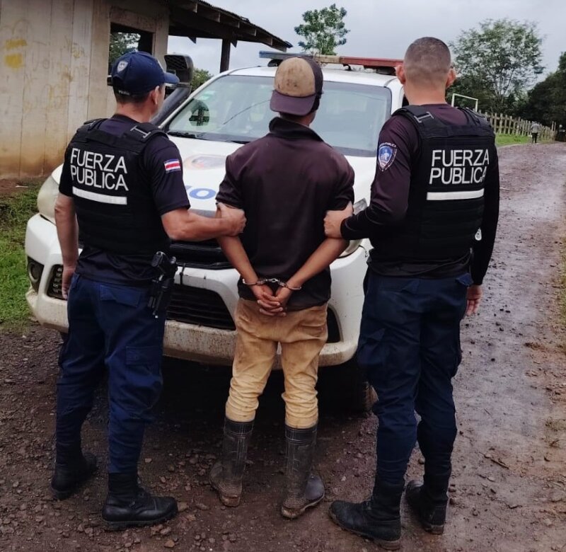 Sospechoso detenido en Los Chiles. Foto: MSP.