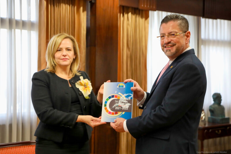 Senador justifica cita con embajadora tica: “exige nuestra atención”