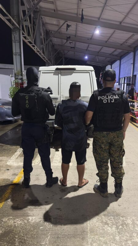 Sospechoso detenido. Foto: OIJ.