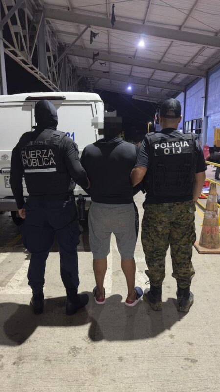 Sospechoso detenido. Foto: OIJ.
