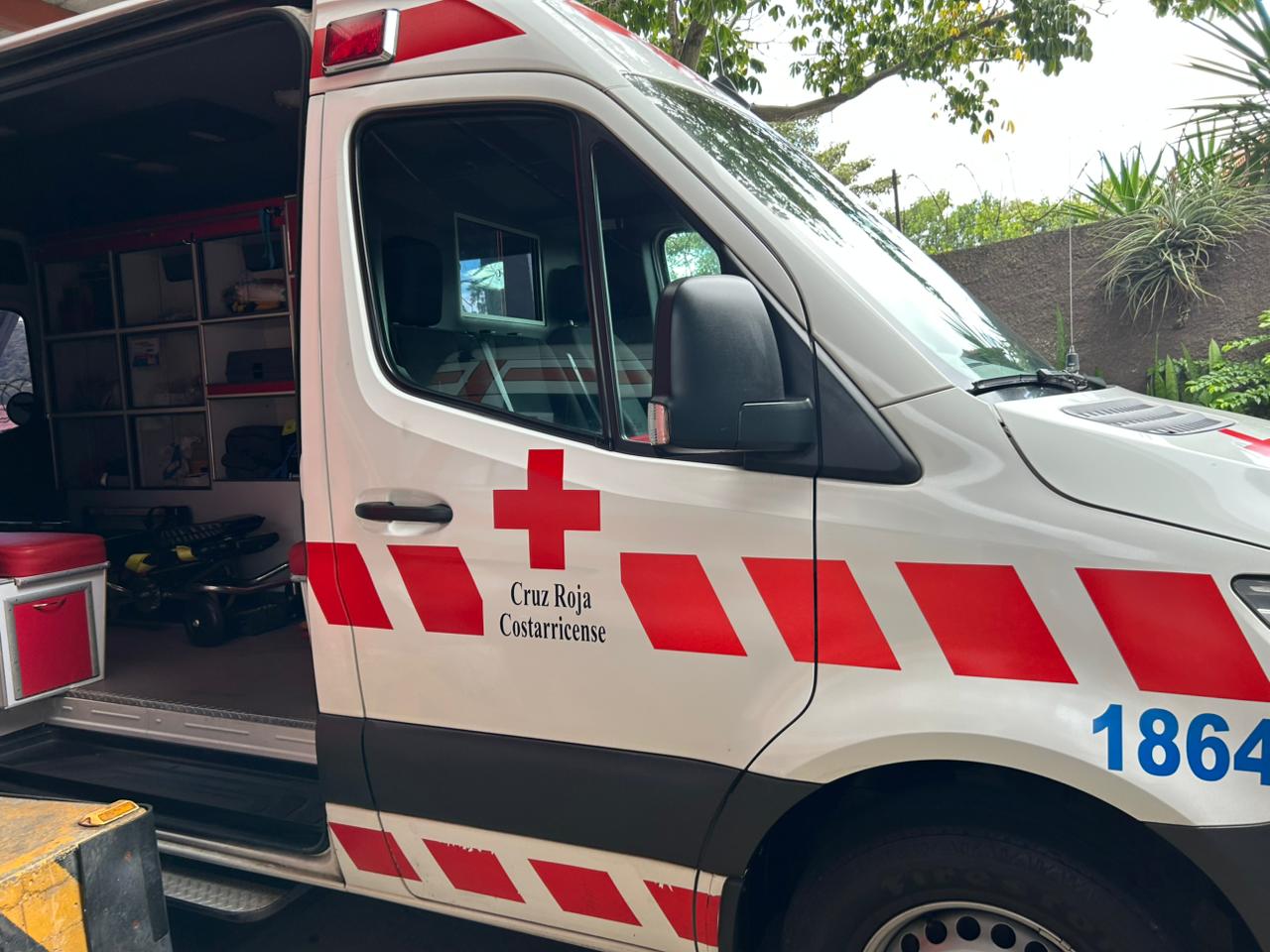 Conductor baleado choca contra poste en Goicoechea