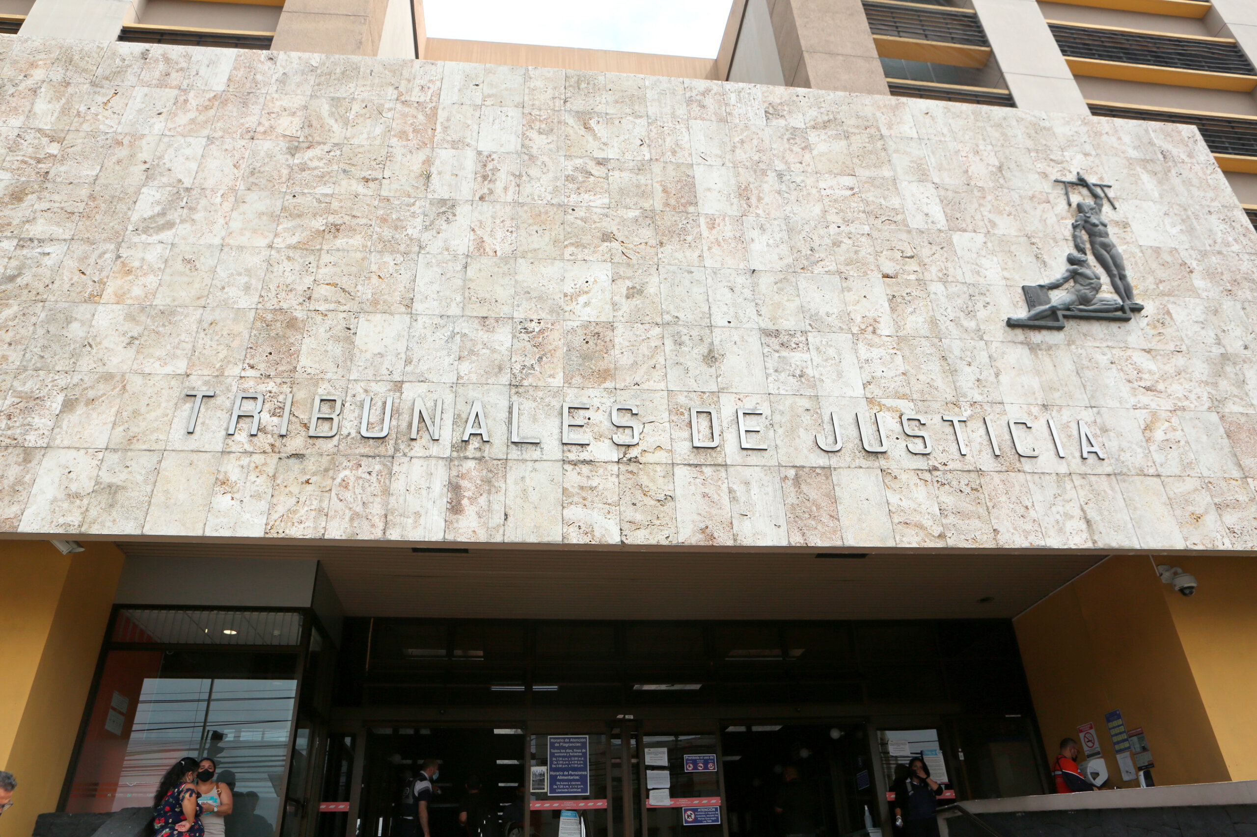 Evacúan Tribunal de Goicoechea tras temblor de esta tarde