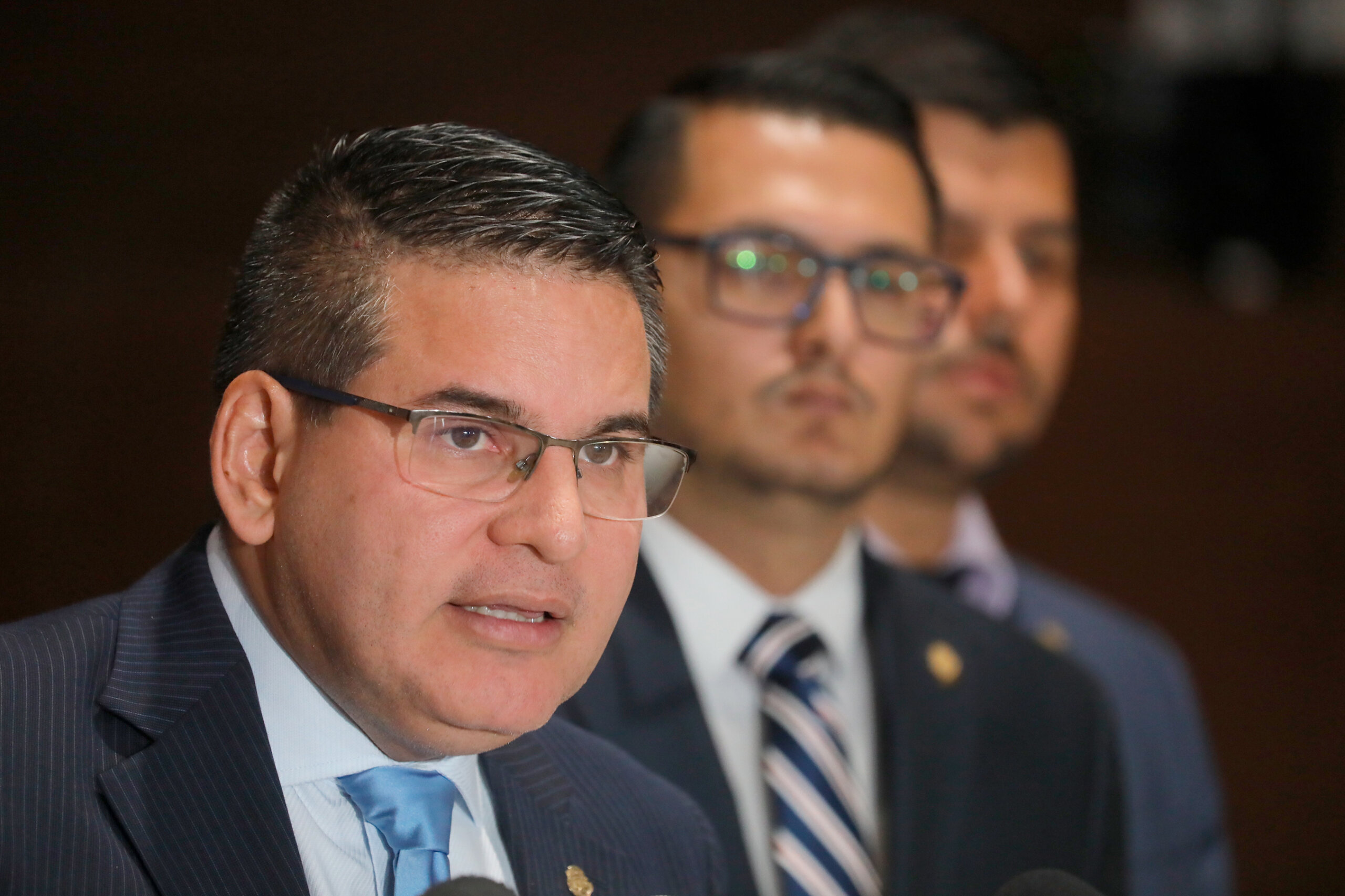 Diputado Fabricio arremete contra el Frente Amplio: "Son unos carebarros