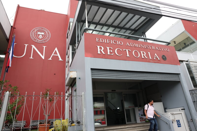 Cursos inician en 2026.