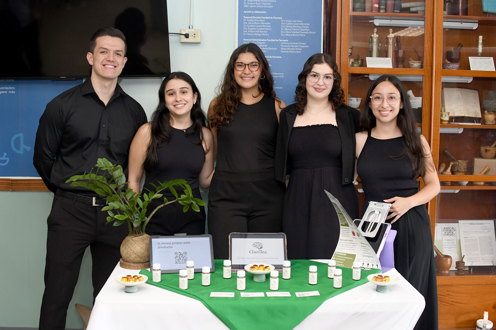 Estudiantes de la UCR crean shot natural para combatir el estrés
