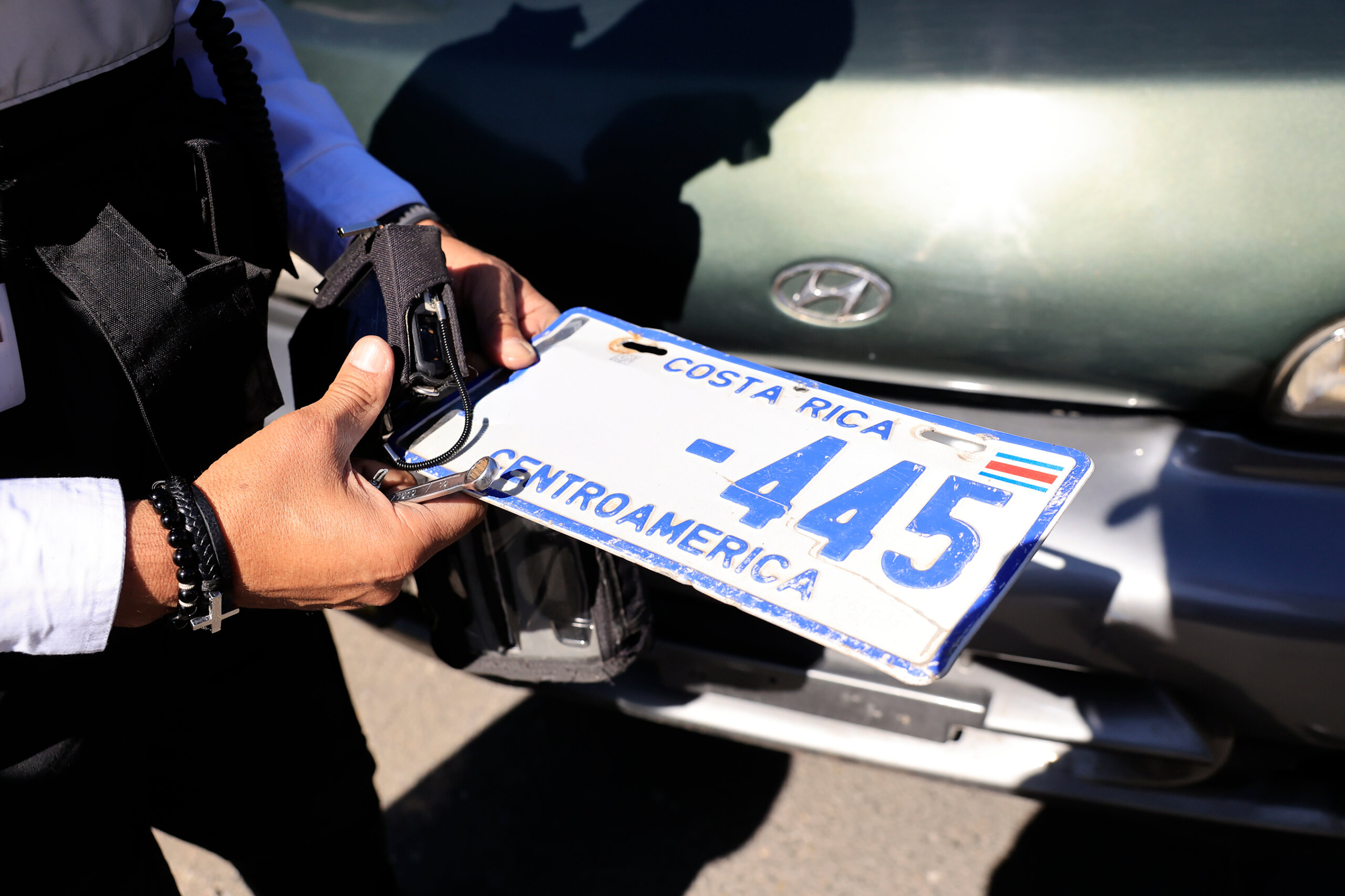 Esto debe hacer si le quitaron su vehículo o placas en Semana Santa