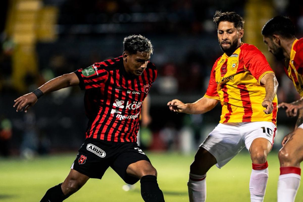 ¡DESASTRE en la Catedral! Herediano arruina la fiesta liguista en MINUTOS