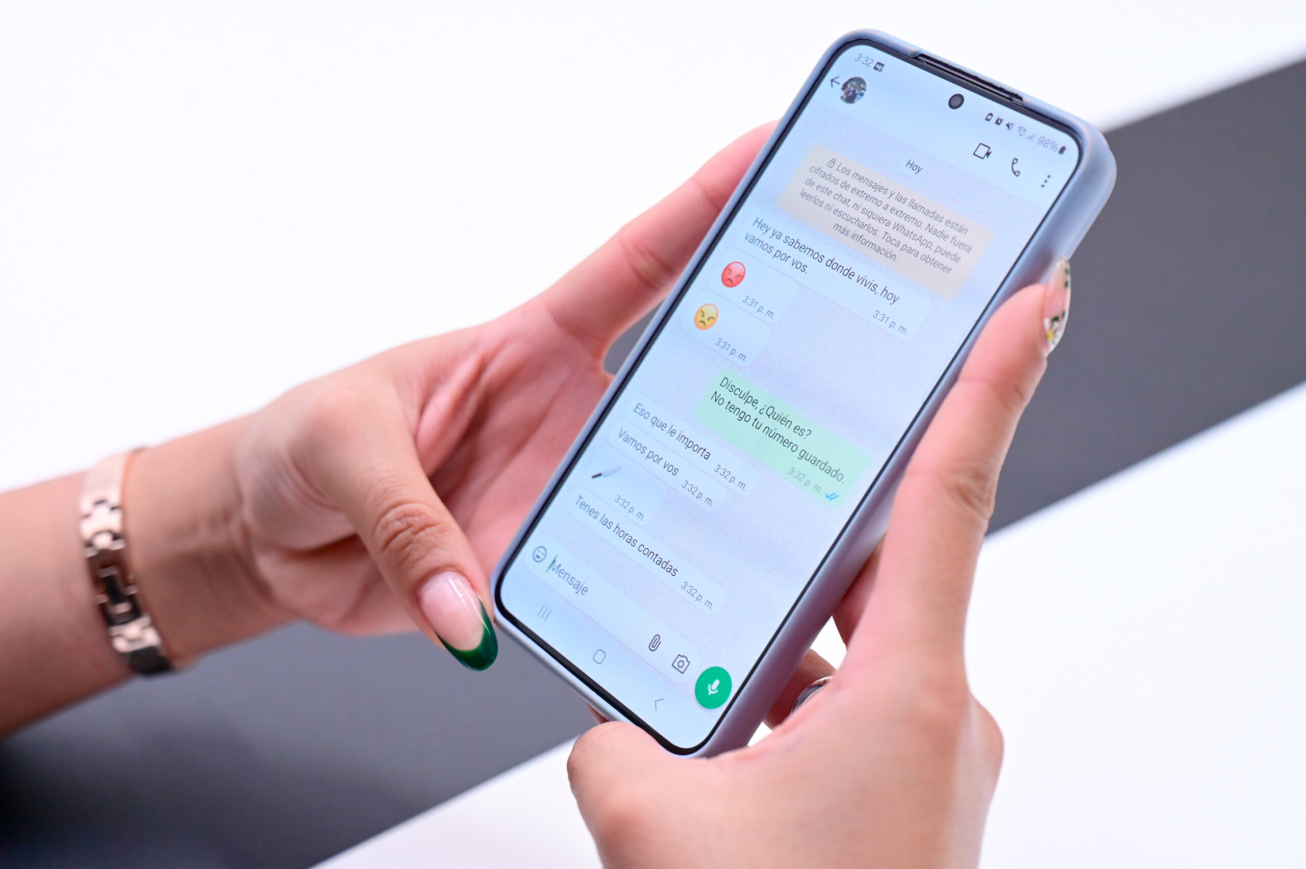 Dictaminan proyecto para prohibir redes sociales a menores de 14 años