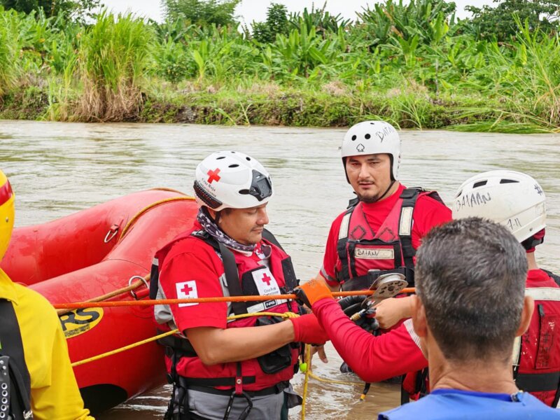 Rescate tras accidente acuático. Foto: cortesía Cruz Roja.