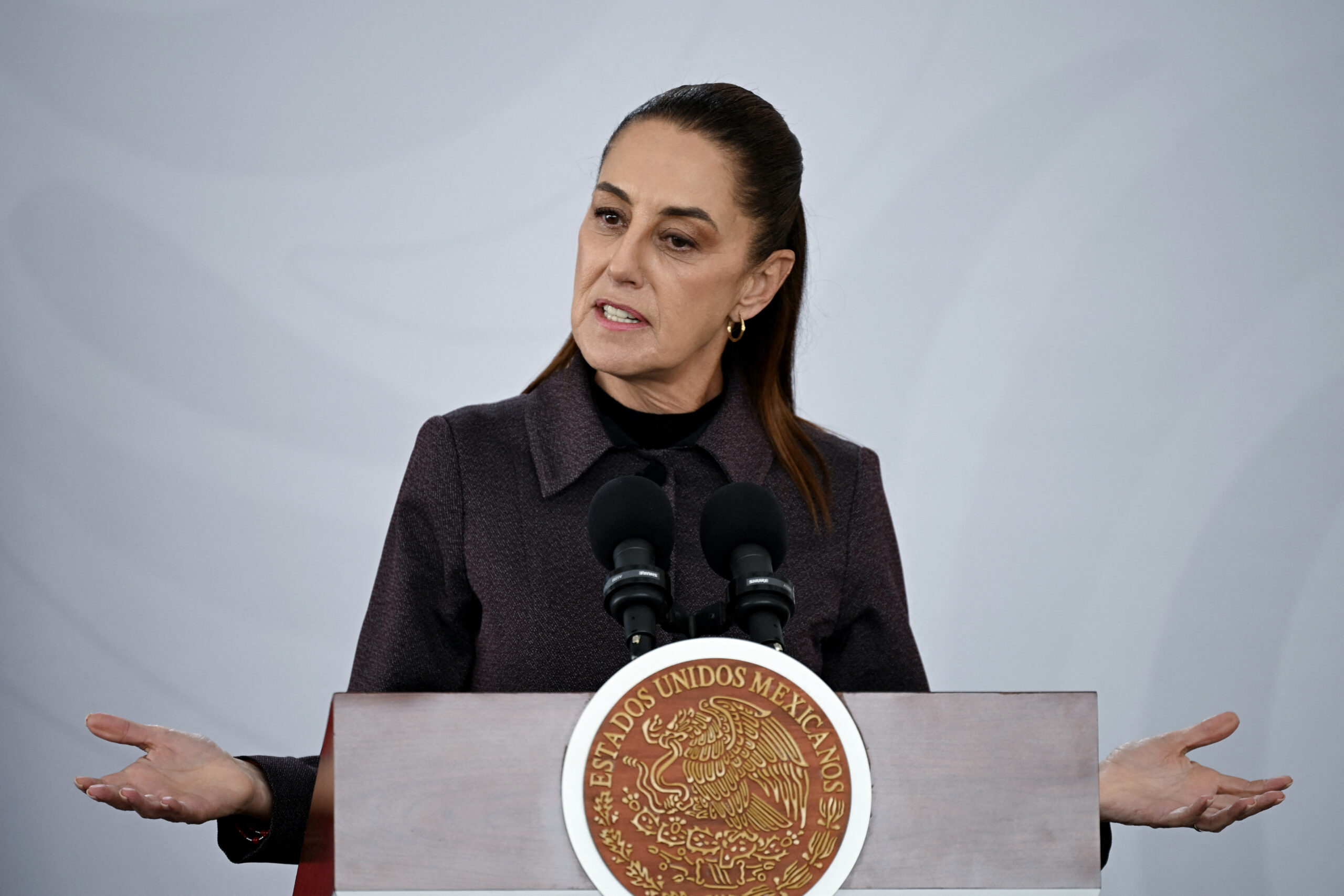 Presidenta de México dona más de mil dólares de su cuenta para ayudar a Cuba