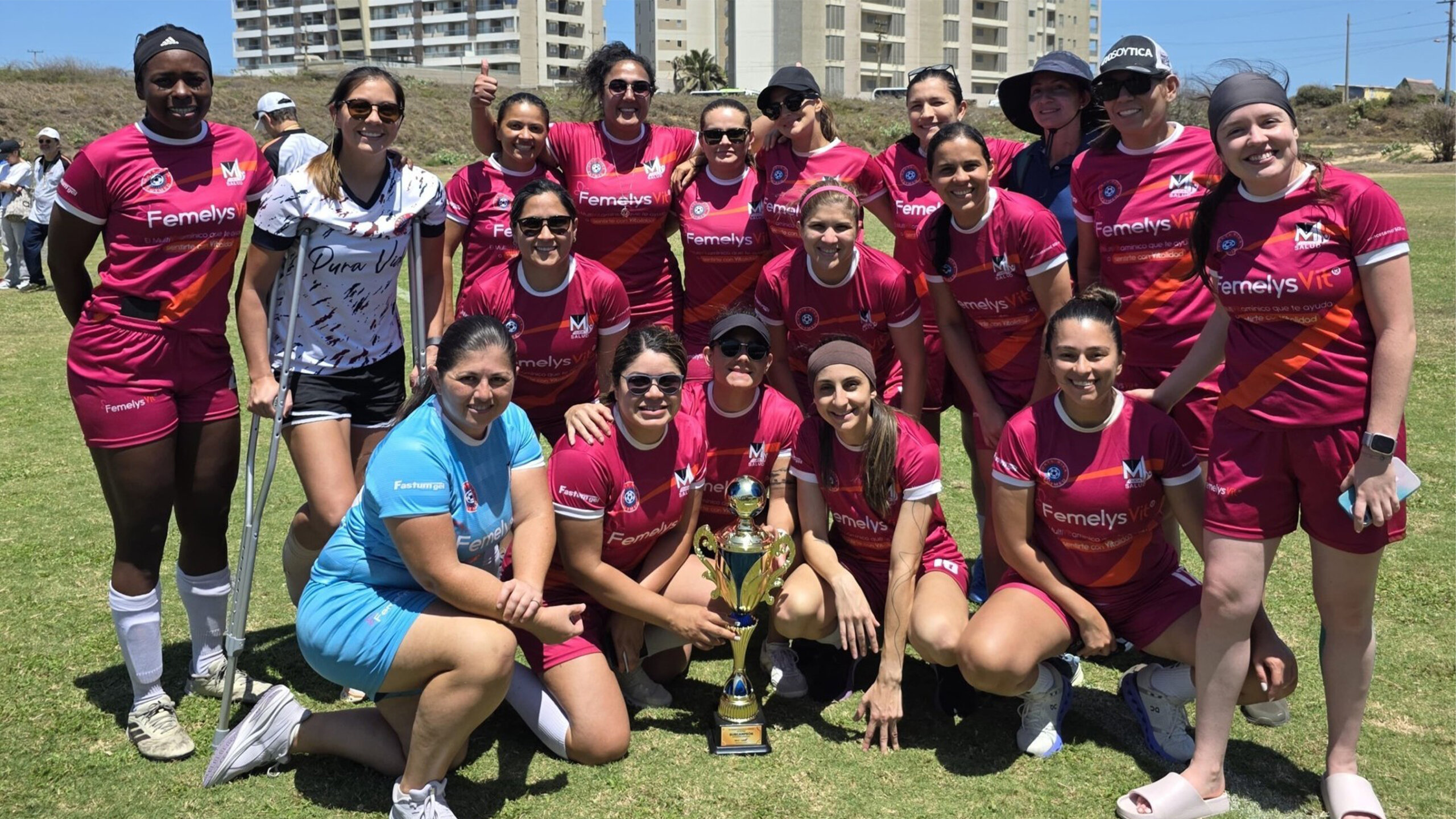 Doctoras y doctores ticos se convierten en goleadores