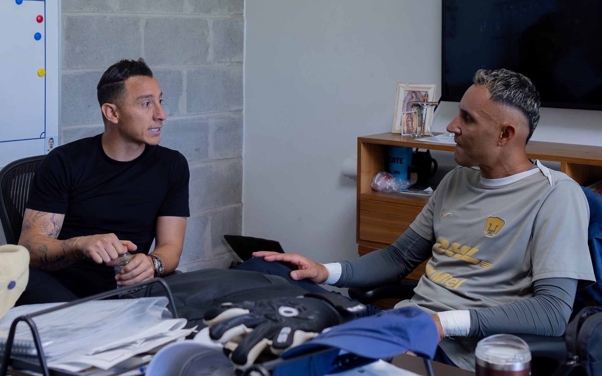 Keylor Navas le recordó el “pura vida” a Andrés Guardado