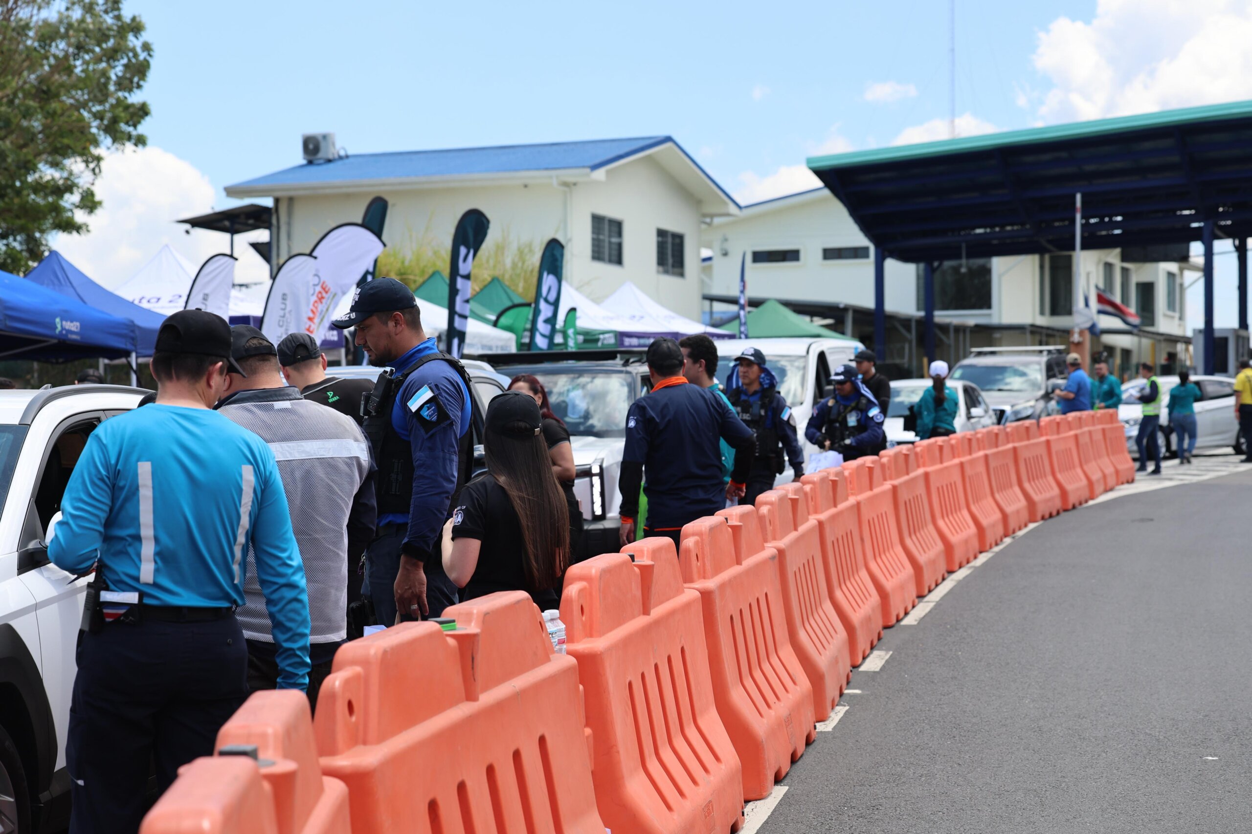 Autoridades inspeccionaron carros gratis sobre Ruta 27