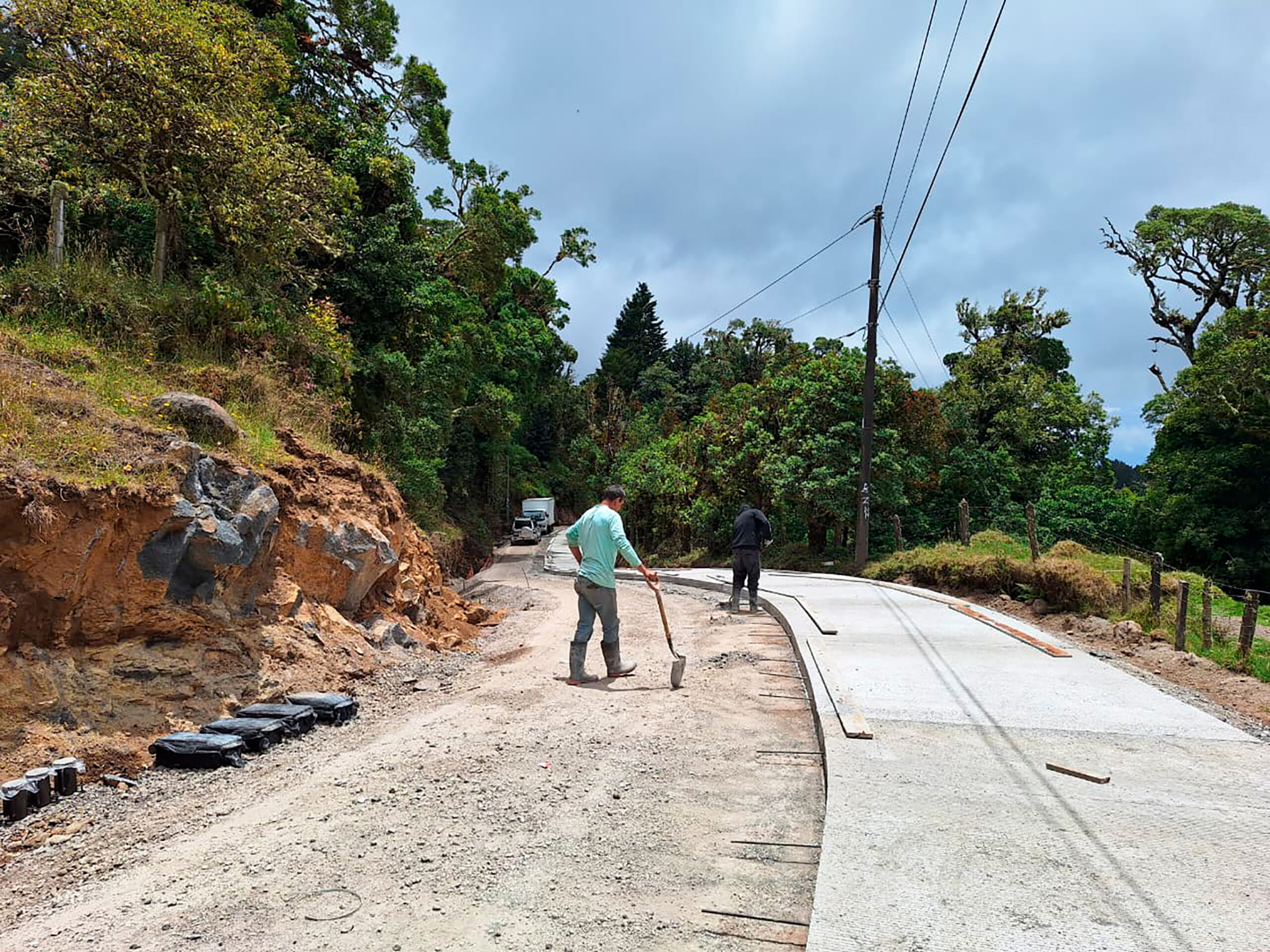 Más cerca del volcán Barva: Carretera avanza y mejora acceso